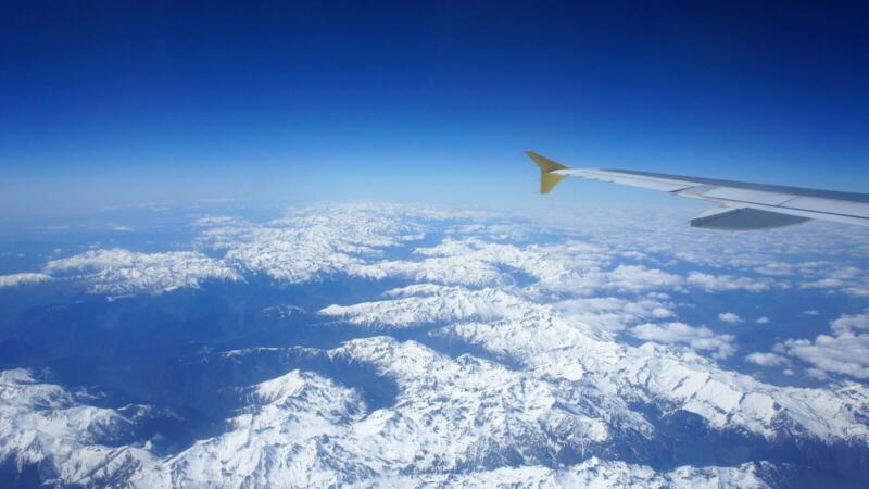 機内から見えたピレネー山脈